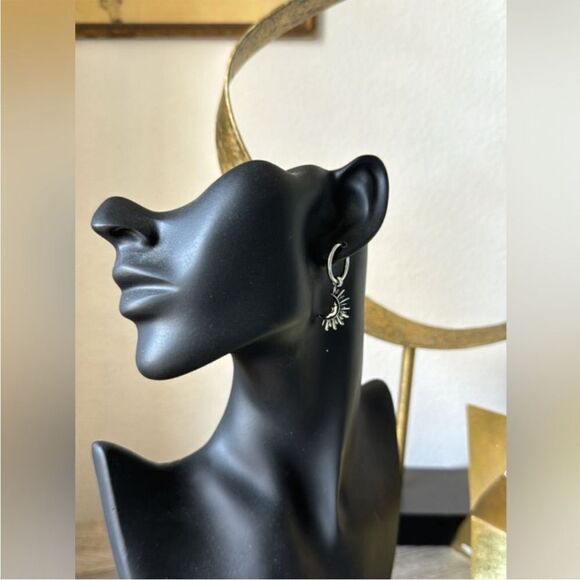 Moon sun hoop earrings - Picture 4 of 5